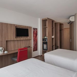 Twin Room Non-Smoking